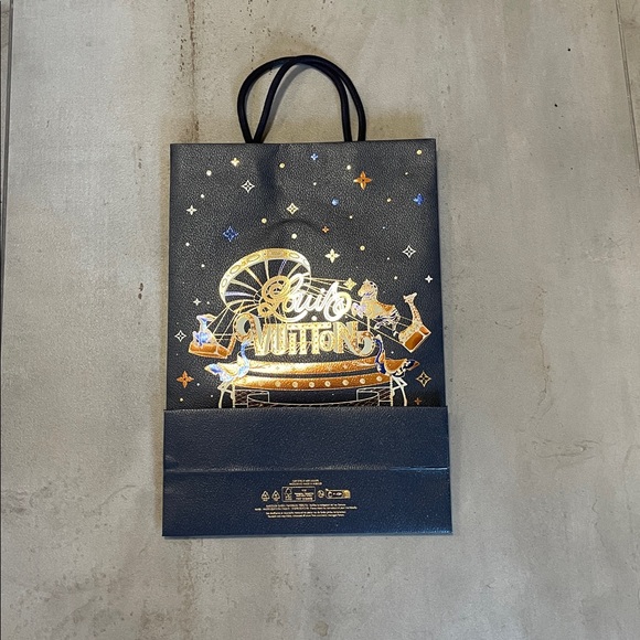 Louis Vuitton 2024 Christmas Bag - Picture 2 of 5